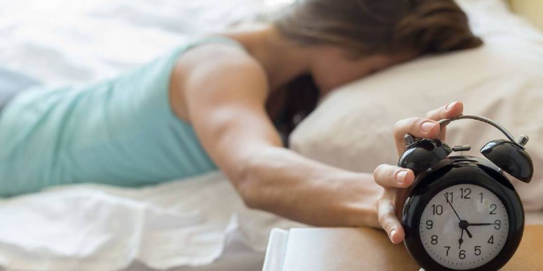 Sıradan görünüyor ama riskli! Sabahları alarm ertelerken bir daha düşünün: Bu zararları akla gelmez 4